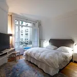 Elegant Apartment - Eiffel Tower